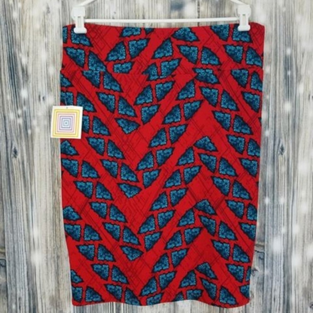 NWT⛱️LuLaRoe - Red & Blue Butterfly Cassie Skirt - L